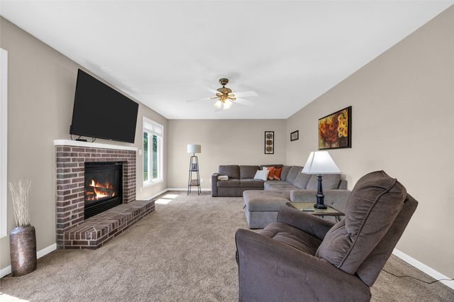 805 71st Street NE, Cedar Rapids, IA 52402