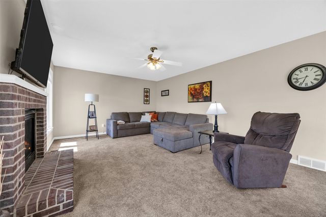 805 71st Street NE, Cedar Rapids, IA 52402