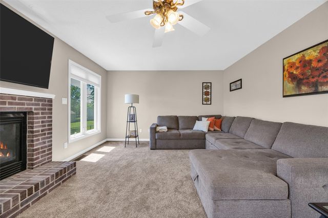 805 71st Street NE, Cedar Rapids, IA 52402