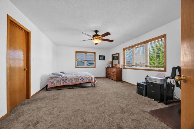 805 71st Street NE, Cedar Rapids, IA 52402