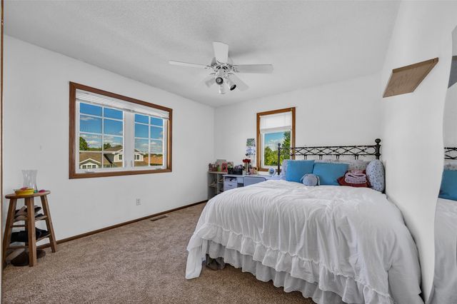 805 71st Street NE, Cedar Rapids, IA 52402