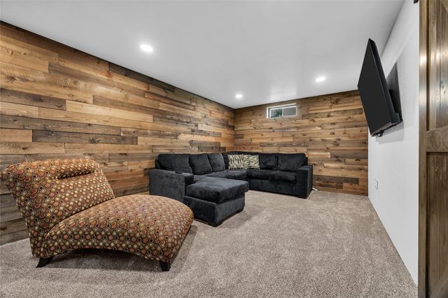805 71st Street NE, Cedar Rapids, IA 52402