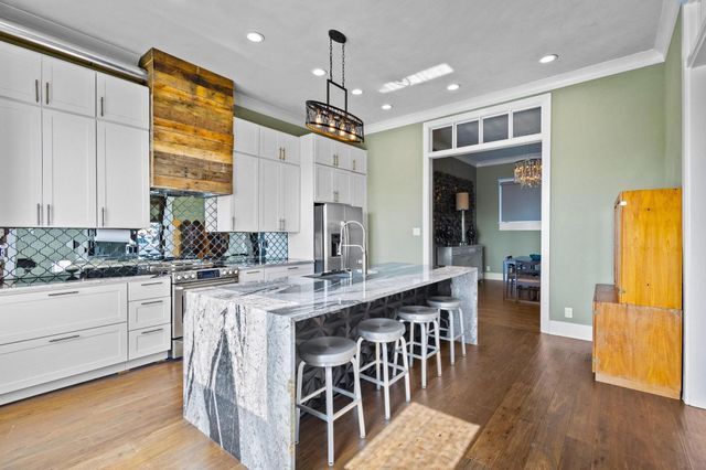 610 W Chestnut Street, Denison, TX 75020
