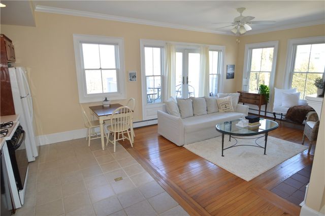 398 Wolcott Avenue 4, Middletown, RI 02842