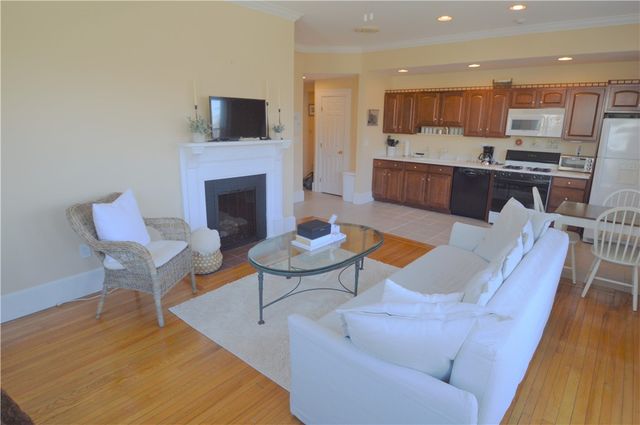398 Wolcott Avenue 4, Middletown, RI 02842