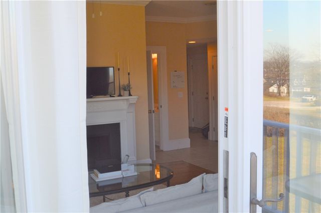 398 Wolcott Avenue 4, Middletown, RI 02842