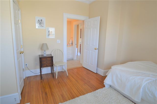 398 Wolcott Avenue 4, Middletown, RI 02842