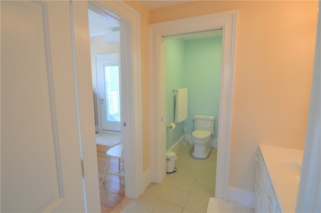 398 Wolcott Avenue 4, Middletown, RI 02842