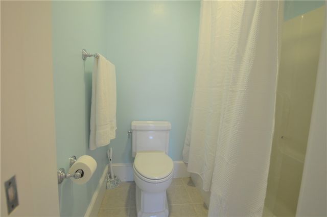 398 Wolcott Avenue 4, Middletown, RI 02842