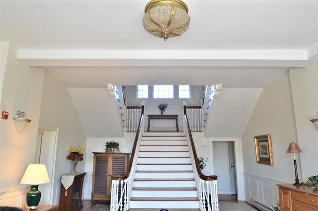 398 Wolcott Avenue 4, Middletown, RI 02842