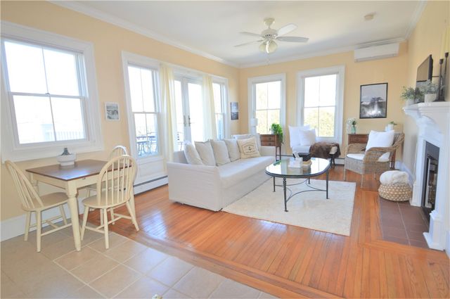 398 Wolcott Avenue 4, Middletown, RI 02842