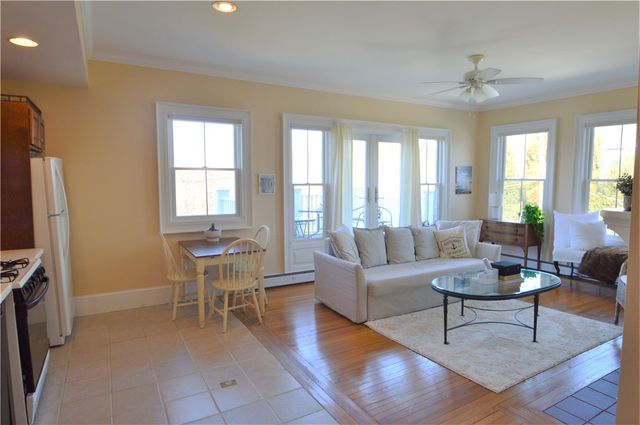 398 Wolcott Avenue 4, Middletown, RI 02842