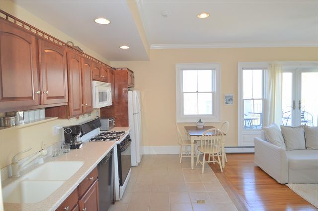 398 Wolcott Avenue 4, Middletown, RI 02842