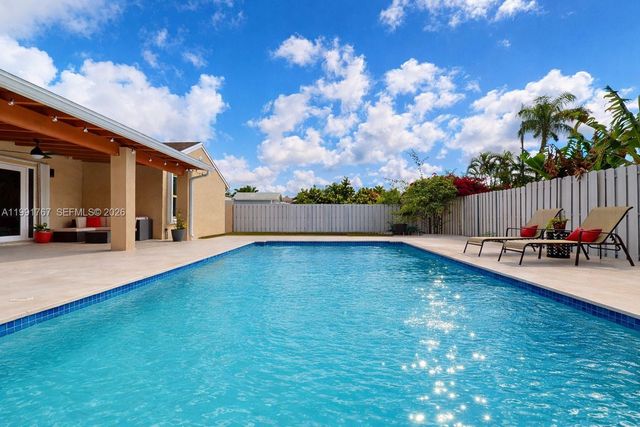 15382 SW 153rd St, Miami, FL 33187