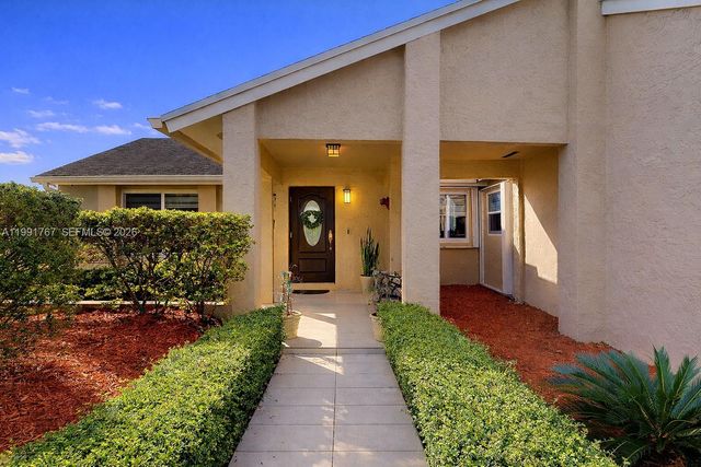 15382 SW 153rd St, Miami, FL 33187