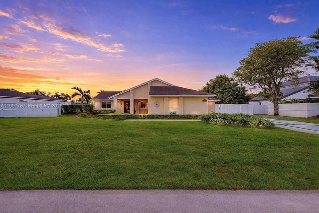 15382 SW 153rd St, Miami, FL 33187