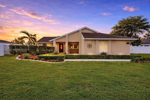 15382 SW 153rd St, Miami, FL 33187