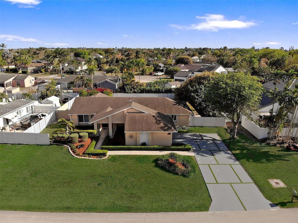 15382 SW 153rd St, Miami, FL 33187