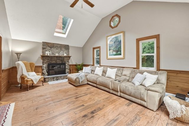 6 Rogers Ave, Marlborough, MA 01752