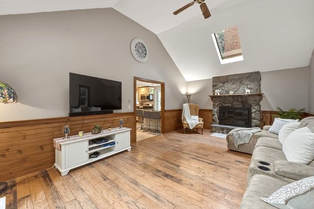 6 Rogers Ave, Marlborough, MA 01752