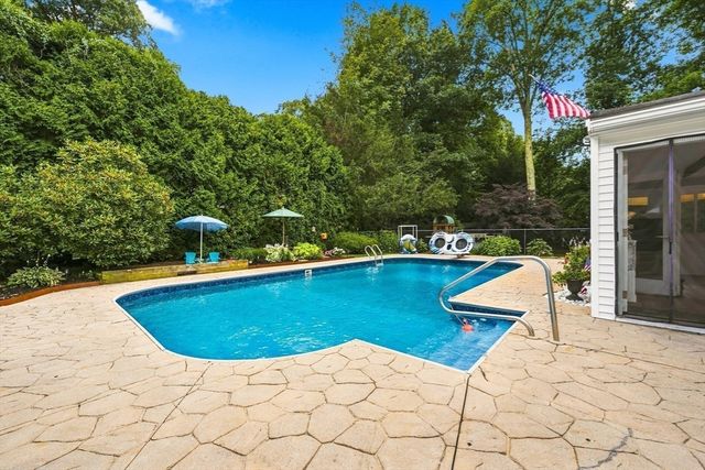 6 Rogers Ave, Marlborough, MA 01752