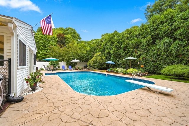 6 Rogers Ave, Marlborough, MA 01752
