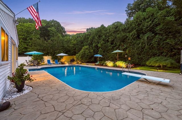 6 Rogers Ave, Marlborough, MA 01752
