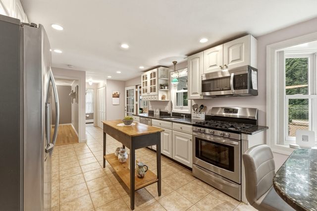 6 Rogers Ave, Marlborough, MA 01752