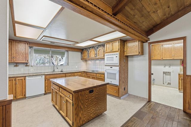 7176 E Butler Avenue, Fresno, CA 93737