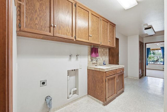 7176 E Butler Avenue, Fresno, CA 93737