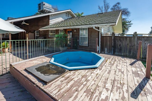 7176 E Butler Avenue, Fresno, CA 93737