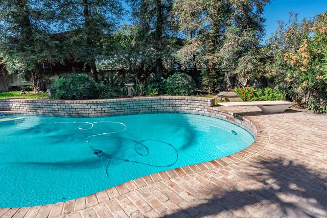 7176 E Butler Avenue, Fresno, CA 93737