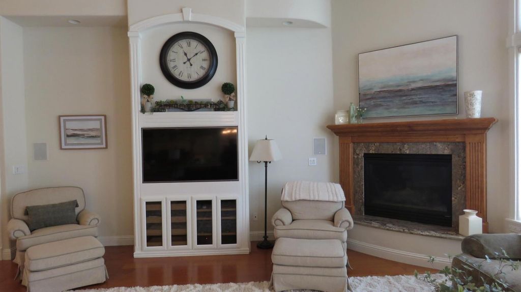 Image 12 of property listing at 15641 Oak Drive, Kerman, CA 93630