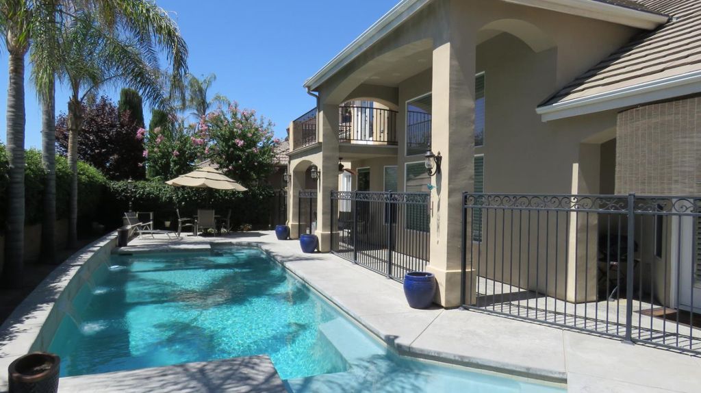 Image 27 of property listing at 15641 Oak Drive, Kerman, CA 93630