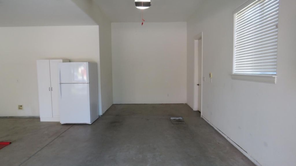 Image 29 of property listing at 15641 Oak Drive, Kerman, CA 93630