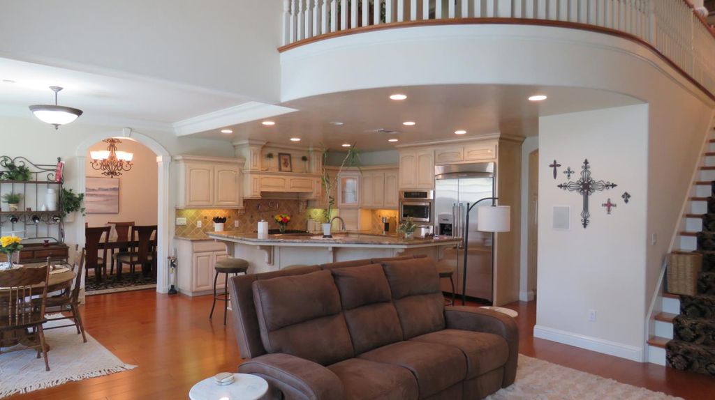 Image 3 of property listing at 15641 Oak Drive, Kerman, CA 93630