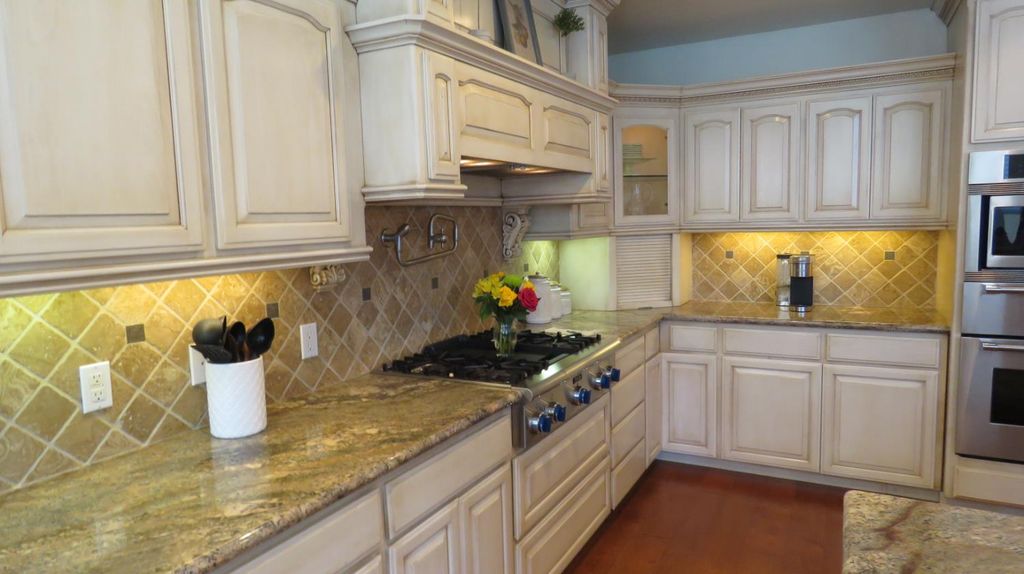 Image 5 of property listing at 15641 Oak Drive, Kerman, CA 93630