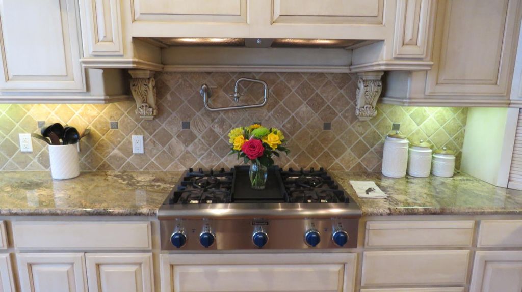 Image 7 of property listing at 15641 Oak Drive, Kerman, CA 93630