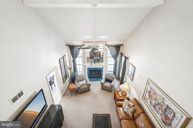 14 DAYLILY DR, Mount Laurel, NJ 08054