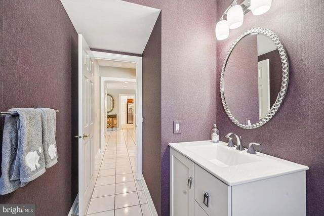 14 DAYLILY DR, Mount Laurel, NJ 08054