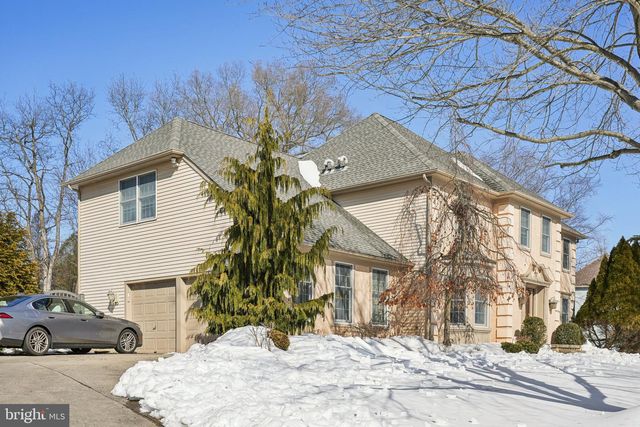 14 DAYLILY DR, Mount Laurel, NJ 08054