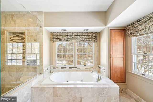 14 DAYLILY DR, Mount Laurel, NJ 08054