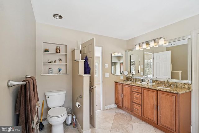 14 DAYLILY DR, Mount Laurel, NJ 08054