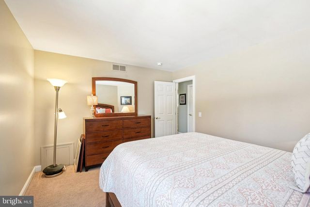 14 DAYLILY DR, Mount Laurel, NJ 08054