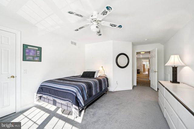 14 DAYLILY DR, Mount Laurel, NJ 08054