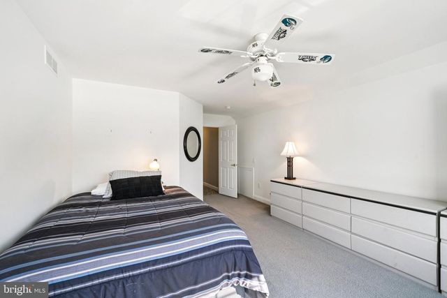 14 DAYLILY DR, Mount Laurel, NJ 08054