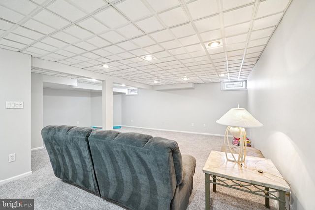 14 DAYLILY DR, Mount Laurel, NJ 08054