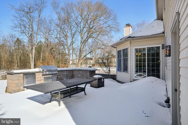 14 DAYLILY DR, Mount Laurel, NJ 08054