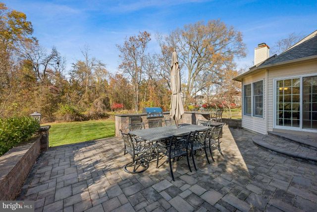 14 DAYLILY DR, Mount Laurel, NJ 08054