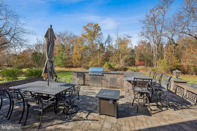 14 DAYLILY DR, Mount Laurel, NJ 08054